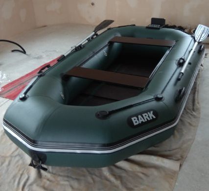 Лодка Bark B-280NPD, 3 места, транец, сдвижные сиденья, брызгоотбойник, 4 ручки, слань-коврик