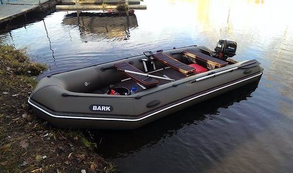Лодка Bark BT-450S, 8 мест, килевая, жесткое дно, сдвижные сидения, краска д/номеров
